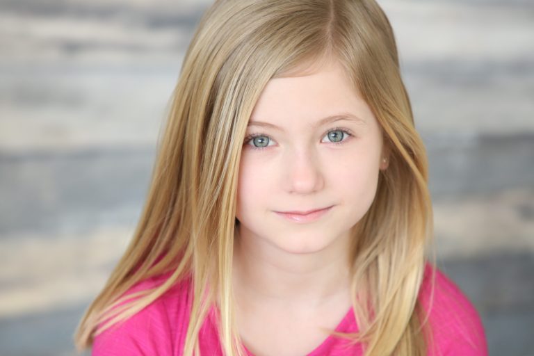 Addison Mackynzie Valentino Headshot