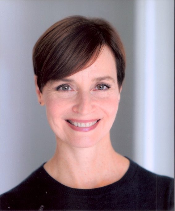 Mary Illes Headshot